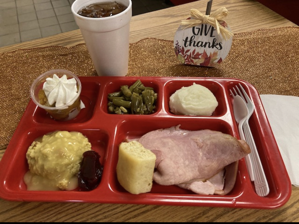 A picture of a thanksgiving lunch 